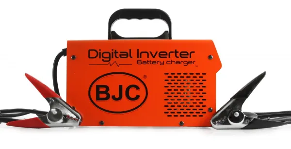 BJC Digitálna invertorová nabíjačka batérií 12/24V 600A