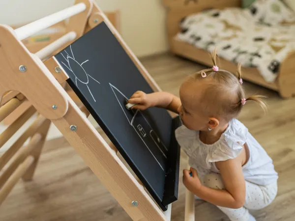 Woodisio Montessori Piklerovej triangel malý PEDRITO buk Farba: Prírodné drevo, Variant: Triangel