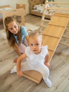 Woodisio Montessori Piklerovej triangel veľký PEDRO buk Farba: Farebný - modrý, Variant: Triangel