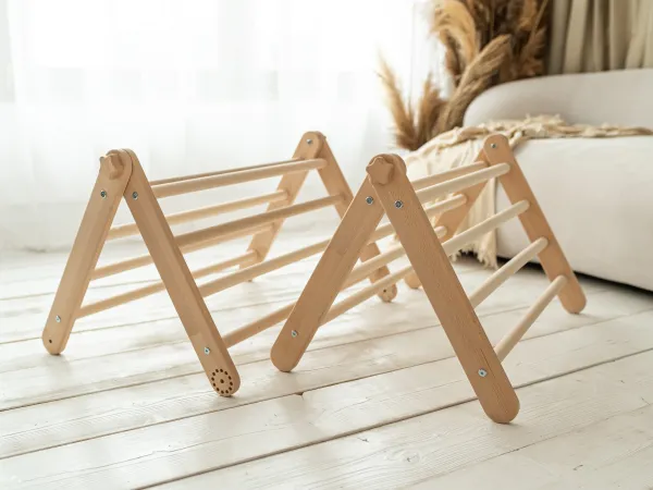 Woodisio Montessori Piklerovej triangel štvorramenný TITO buk Farba: Farebný - modrý, Variant: Triangel