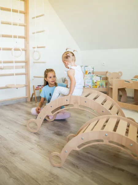 Woodisio Montessori hojdačka 3v1 drevená s doskami LULU buk Farba: Farebná - modrá