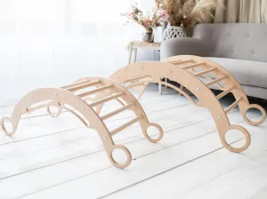 Woodisio Montessori veľká hojdačka drevená s tyčami na preliezanie TULU maxi buk Farba: Prírodné drevo
