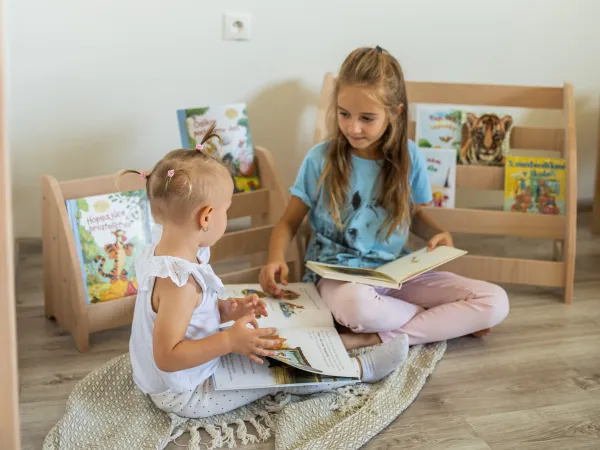 Montessori knižnica pre deti - Woodisio Vilma buk Farba: Prírodné drevo, Variant: Mini