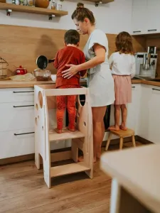 Woodisio Montessori rastúca Učiaca veža CLOE 2v1 Farba: Prírodné drevo