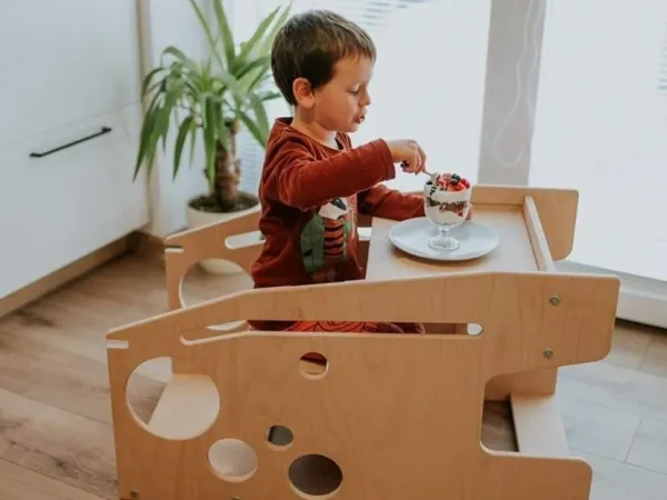 Woodisio Montessori rastúca Učiaca veža CLOE 2v1 Farba: Prírodné drevo