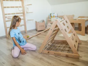 Woodisio Montessori Piklerovej triangel trojstranný MATEO buk Farba: Šedá - Transparentný lak, Variant: Triangel s malou doskou