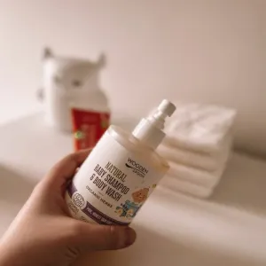Detský sprchový gél a šampón na vlasy 2v1 s bylinkami WoodenSpoon 300 ml