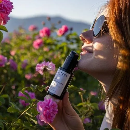 Pleťové sérum proti slnku SPF25 Bio Damascena Alteya 50 ml
