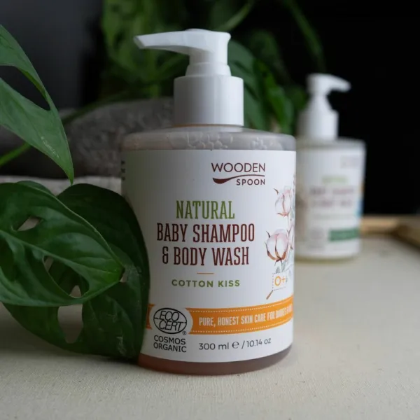 Detský sprchový gél a šampón Wooden Spoon Cotton Kiss 300 ml