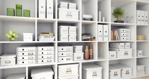 Stojan na časopisy Leitz Click & Store biely