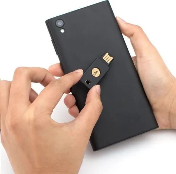 Yubico YubiKey 5 NFC - USB-A, kľúč/token s viacfaktorovou autentifikáciou (NFC), podporou OpenPGP a Smart Card (2FA)