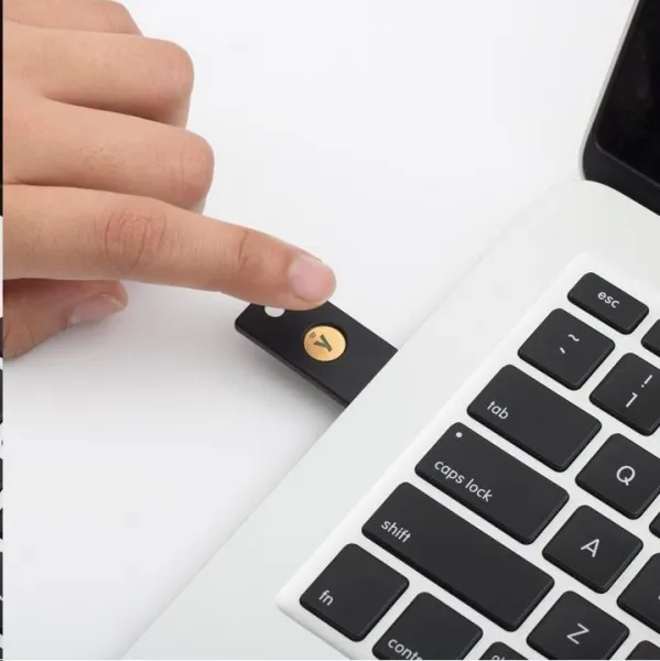Yubico YubiKey 5 NFC - USB-A, kľúč/token s viacfaktorovou autentifikáciou (NFC), podporou OpenPGP a Smart Card (2FA)