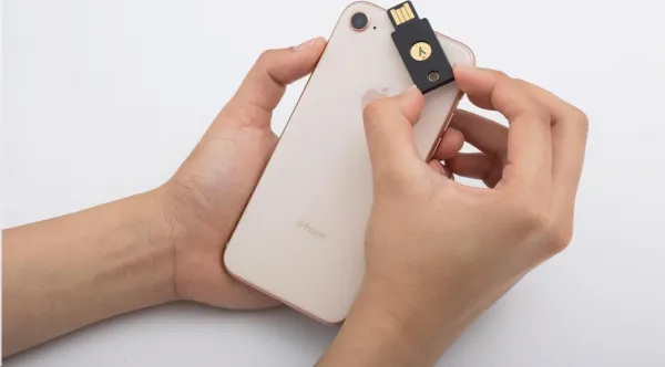 Yubico YubiKey 5 NFC - USB-A, kľúč/token s viacfaktorovou autentifikáciou (NFC), podporou OpenPGP a Smart Card (2FA)