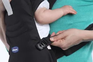 Chicco Easy Fit night čierna,CHICCO Nosič detí Easy Fit - Black Night