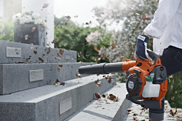 Fúkač a vysávač  lístia HUSQVARNA 125BVx