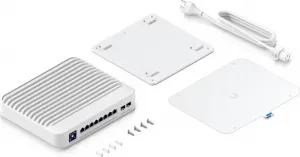 UBNT USW-Enterprise-8-PoE [8x 2.5G RJ45, 2x 10G SFP+, 120W rozpočet PoE, PoE+ 802.3af/at, 1,3" dotykový displej]