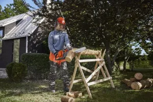 Akumulátorová píla Husqvarna 240i​