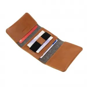 Kožená peňaženka FIXED Tripple Wallet for AirTag z pravej hovädzej kože, (hnedá) FIXWAT-TR2-BRW