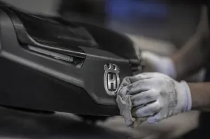 Zimný servis robotickej kosačky Husqvarna Automower® s uskladnením