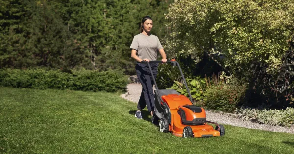 Akumulátorová kosačka HUSQVARNA LC 247i
