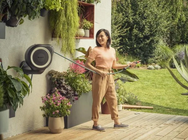 Gardena Nástenný box na hadicu RollUp M White