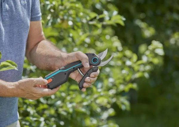 Záhradné nožnice Gardena AssistCut