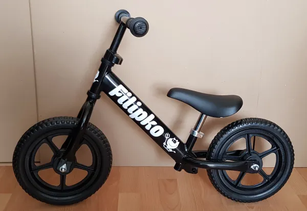 myRunbike Moje odrážadlo s menom - čierne