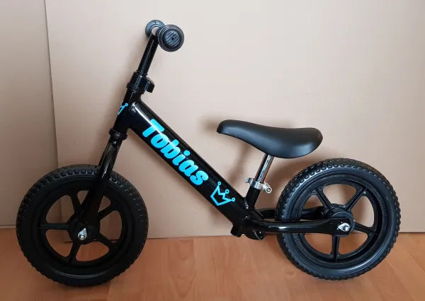 myRunbike Moje odrážadlo s menom - čierne