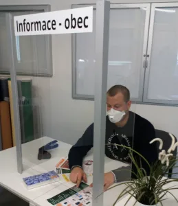 Ochranná prepážka - Model ALFA s bočnými zástenami