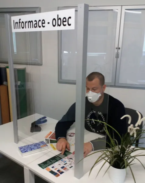 Ochranná prepážka - Model ALFA s bočnými zástenami