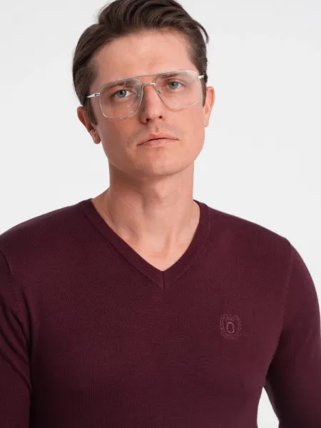 Pánsky sveter s véčkovým výstrihom vínový
