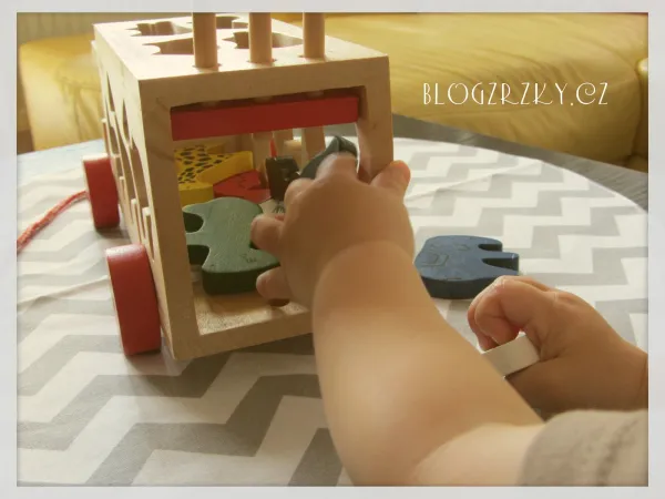 WOODY - Kamión s vkladacími tvarmi - zvieratká