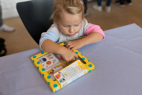 Hra so samolepkami – Máme radi zvieratá