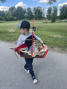 Arty Toys - pirátska loď