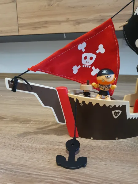 Arty Toys - pirátska loď