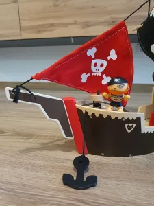 Arty Toys - pirátska loď