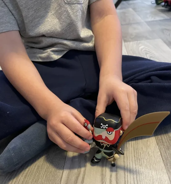 Arty Toys – pirát Sam Parrot