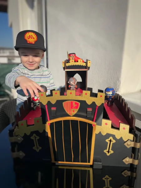 Arty Toys - Čierny hrad pre rytierov