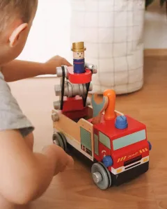 BricoKids - Drevené auto a stavebnica - Hasiči - 45 ks