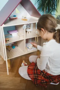 Drevený domček pre bábiky - Twist