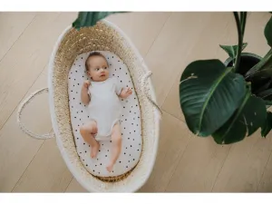 Prestieradlo Sleepee We Care do kočíka, košíka a kolísky čierne bodky/eukalyptus