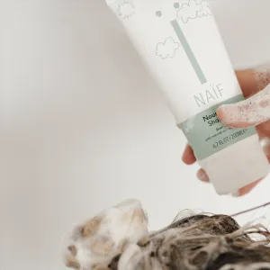 NAÏF Vyživujúci šampón pre deti a bábätká prírodný 200 ml