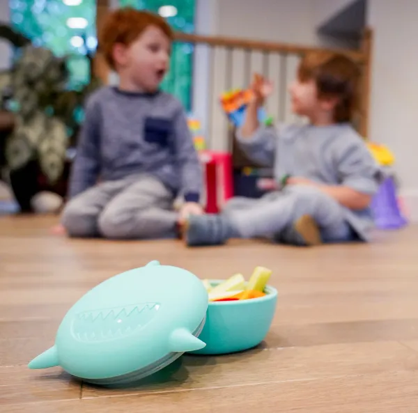 Silikónová škatuľka na desiatu s viečkom Žralok - 350 ml
