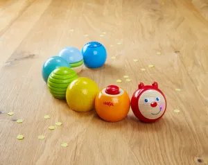 Drevená húsenička s vizuálnymi a akustickými efektmi
