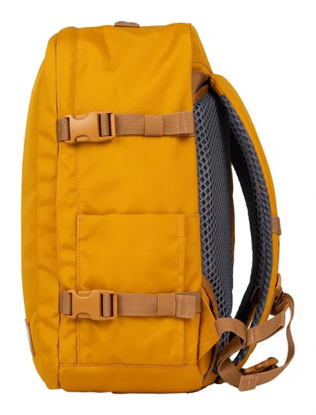 Cestovný batoh do lietadla CabinZero Classic Plus 32L Orange Chill