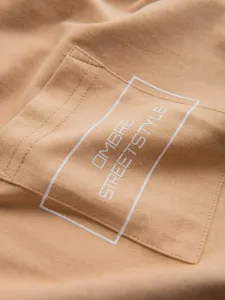 Trendy tričko s nápisom pre mužov pieskové