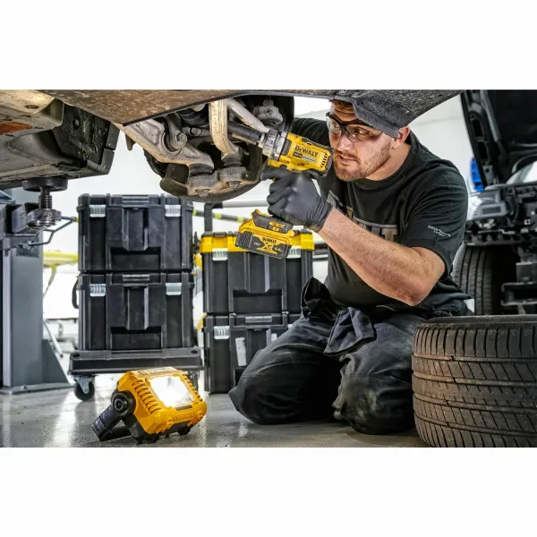 DEWALT DCL077 Svetlo pracovné 12/18V 500/1000/2000lm bez AKU
