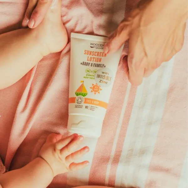 Opalovacie telové mlieko Wooden Spoon Baby Family SPF 30 100 ml