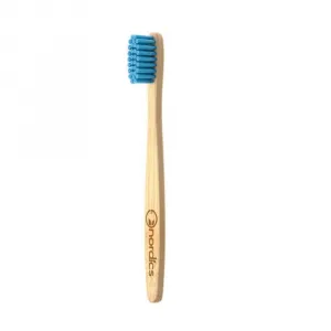 Nordics oral care Detská bambusová kefka na zuby s modrými štetinami NORDICS