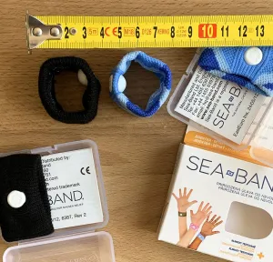 Sea Band náramky proti nevoľnosti Farba: Sivá